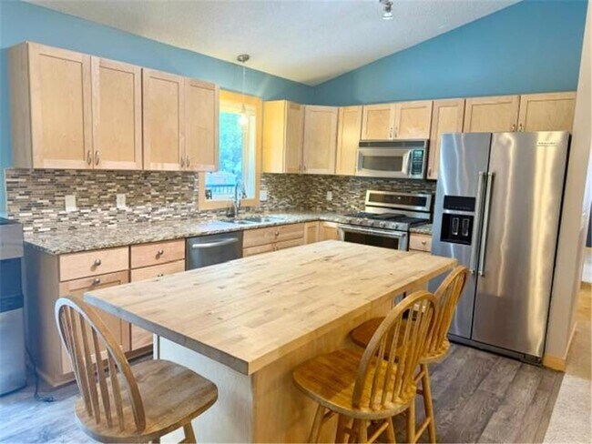 Building Photo - 7936 Grinnell Way