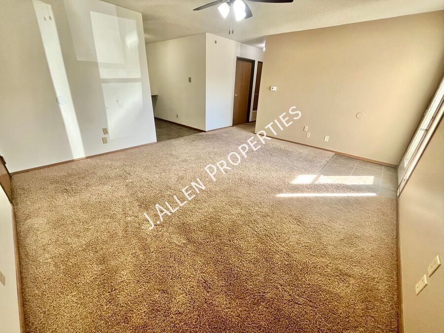 Primary Photo - 904 Riverfront Rd