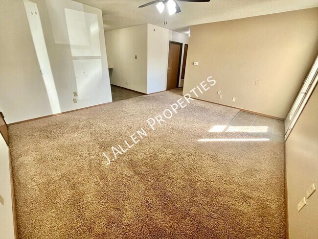 Foto del edificio - 904 Riverfront Rd