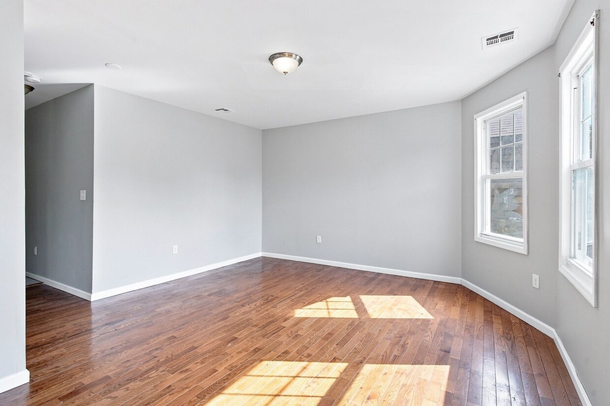 Photo - 240 Halsted Street