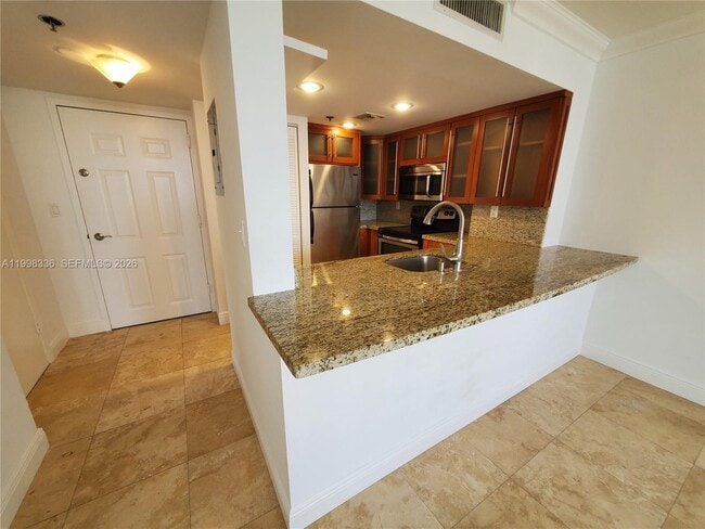 Foto del edificio - 540 Brickell Key Dr