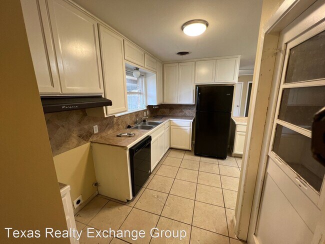 Building Photo - 2 br, 2 bath House - 3726 Fort Worth St.
