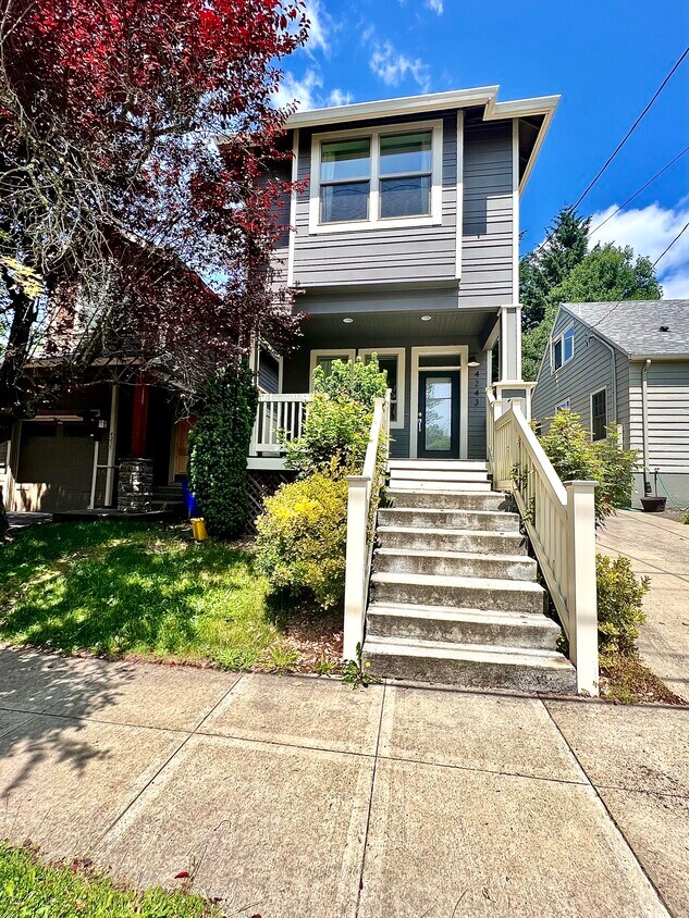 4243 SE Nehalem St, Portland, OR 97206 Townhome Rentals in Portland