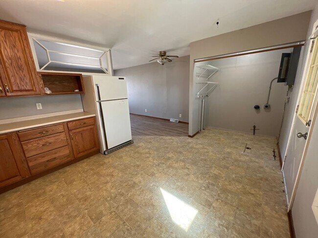 Building Photo - Treynor 2 Bedroom House