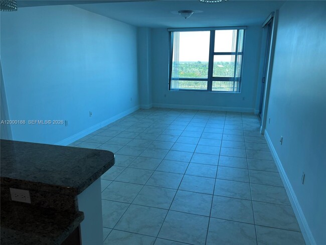 Building Photo - 2641 N Flamingo Rd