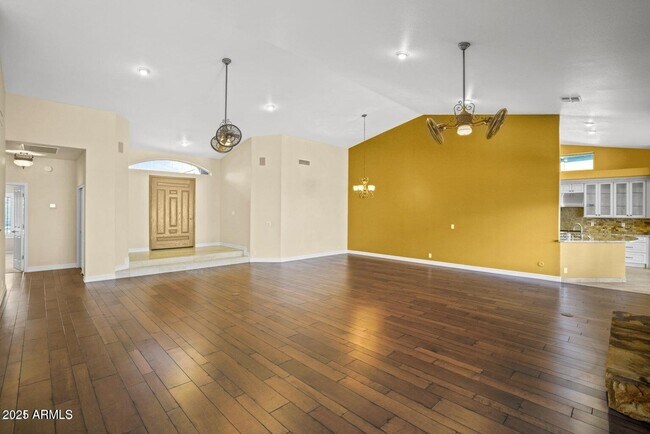 Building Photo - 5534 W Arrowhead Lakes Dr