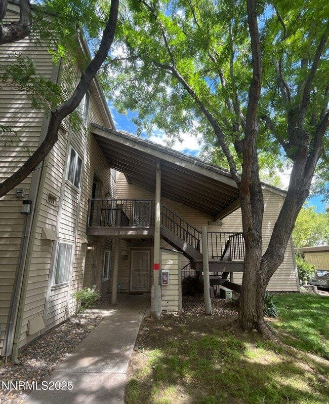 Building Photo - 2351 Roundhouse Rd