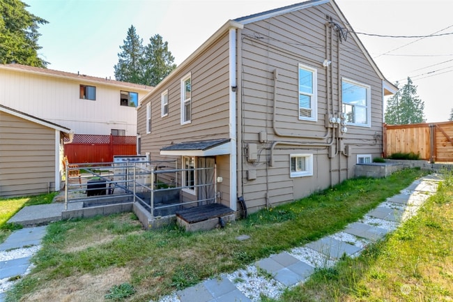 Foto del edificio - 14630 11th Ave SW