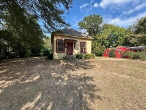 Building Photo - 2512 Merwin St