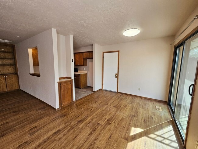 Building Photo - (3) Bed/(2) Bath West Norman Duplex! Available NOW!