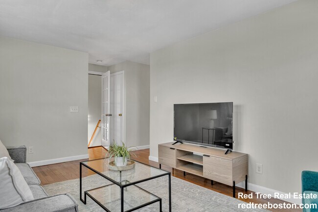 Building Photo - 74 Dunboy St