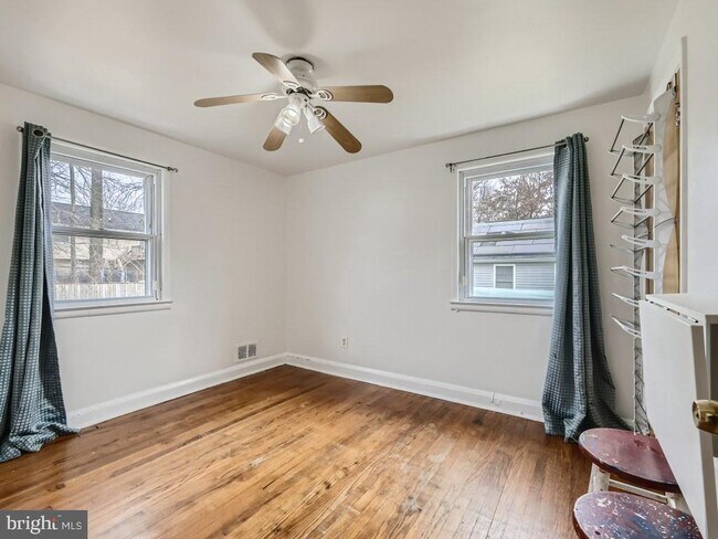Foto del edificio - 4816 Valley Forge Rd