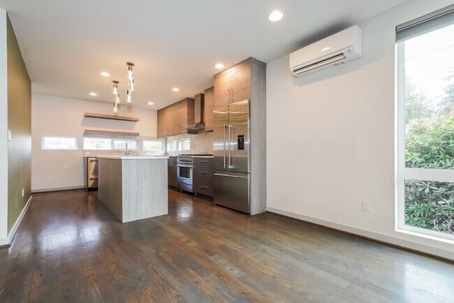 Foto del edificio - 8048 35th Ave NE