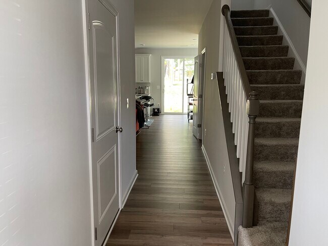 Foto del edificio - 9236 St. Charles Cir