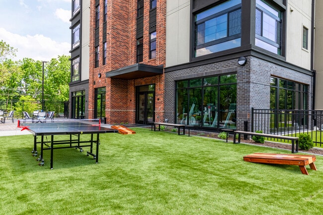 Building Photo - Bottling Plant