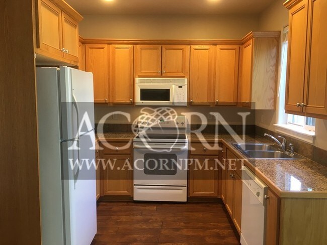 Building Photo - 5565 King Arthur Ct