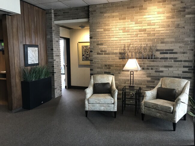 Main Lobby - 207 5th Ave SW