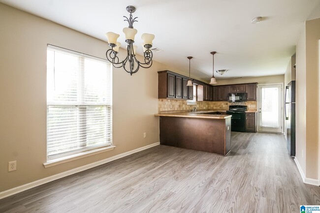 Building Photo - 568 Fox Run Cir