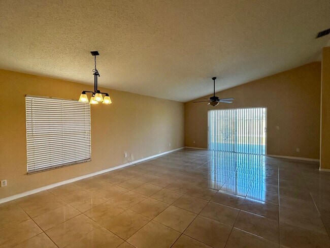 Foto del edificio - 3/2/2 home located in St. James Golf Club ...
