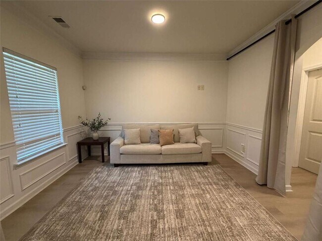 Foto del edificio - 838 Pine Ln