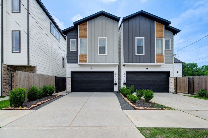Foto principal - 2614 Dennis St