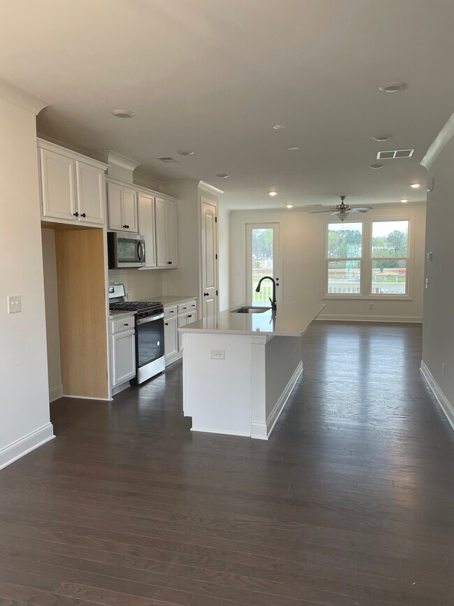 Foto del edificio - 4275 Baden Aly