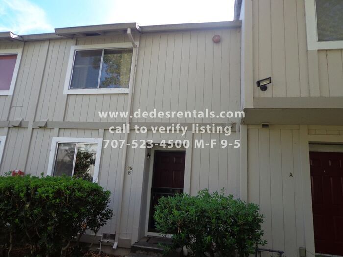 Primary Photo - Attractive Condo in Beautiful Healdsburg!