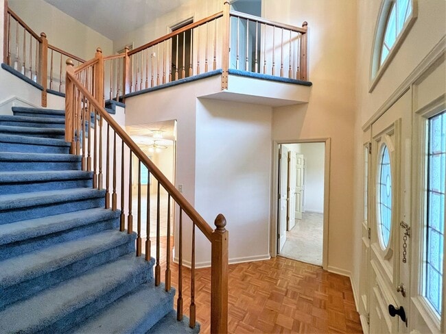 Photo - GREAT FARRAGUT LOCATION WITH INVITING FRONT PORCH CHARM!!! House