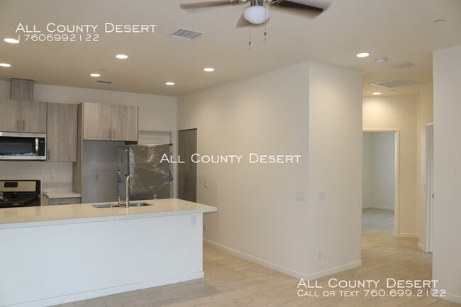 Building Photo - 549 El Placer Rd