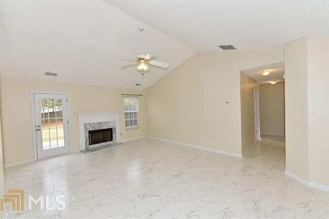 Foto del edificio - 237 Amelia Garden Way SE