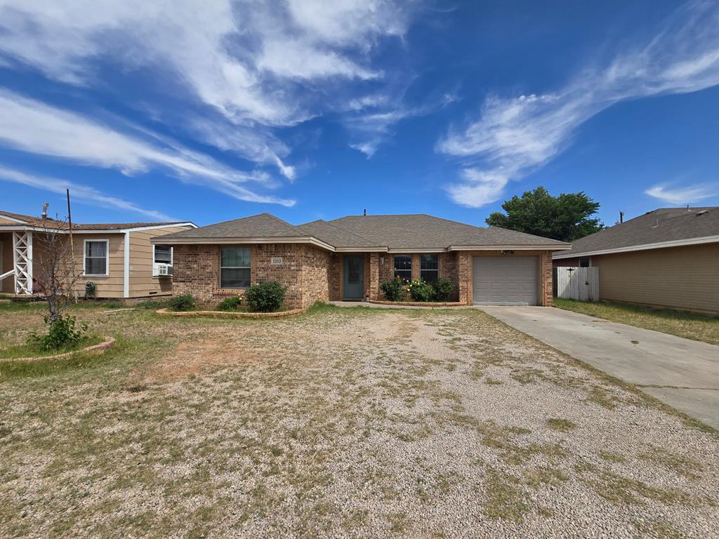 Primary Photo - 1203 E Cuthbert Ave