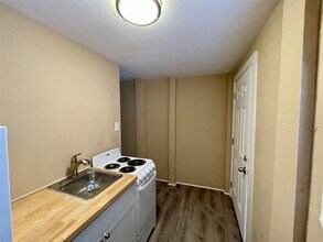 Building Photo - 1814 Ave M 1/2