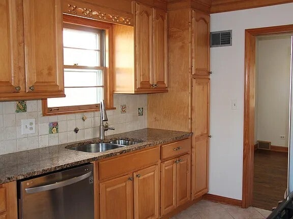 Building Photo - 4216 Forest Ave