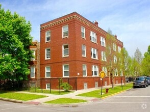 Building Photo - 1904 N Lawndale Ave