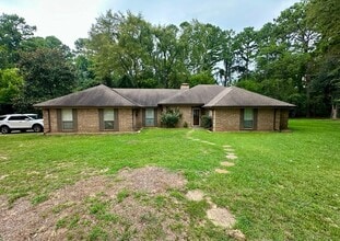 Building Photo - 5582 Ramblewood Ln