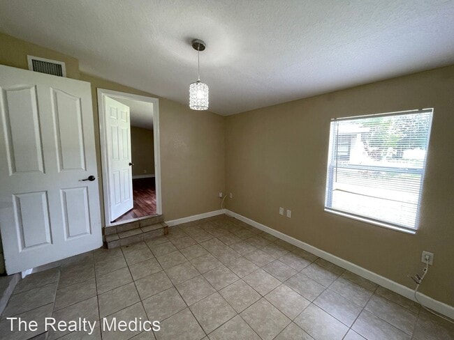 Building Photo - 3 br, 1 bath House - 832 Rockhill St