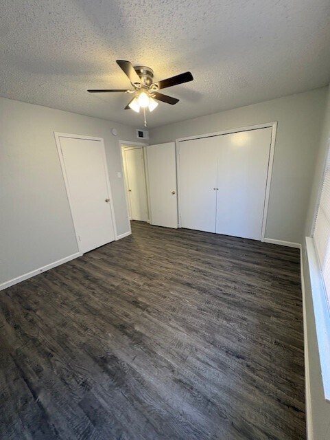 Foto del edificio - 1235 Cavender Dr