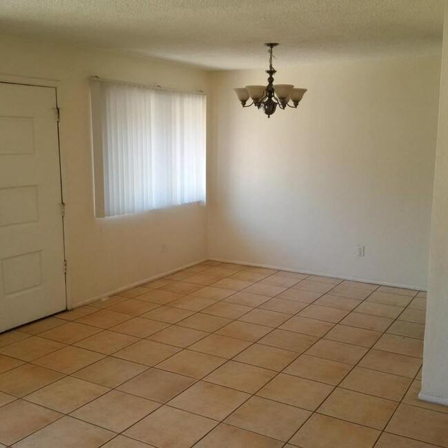 Foto del edificio - 2676 N 43rd Ave