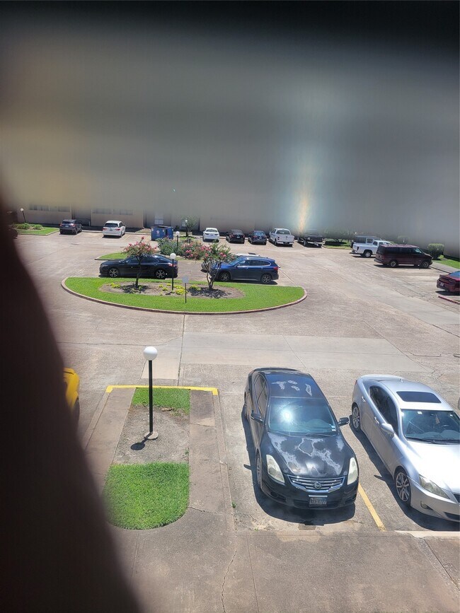 Foto del edificio - 8425 Hearth Dr