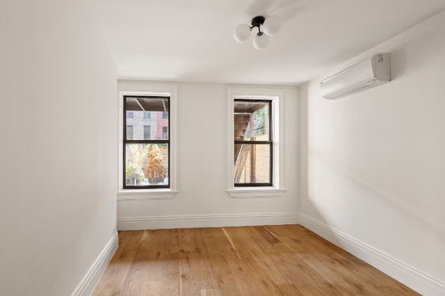 Foto del edificio - 398 Putnam Ave