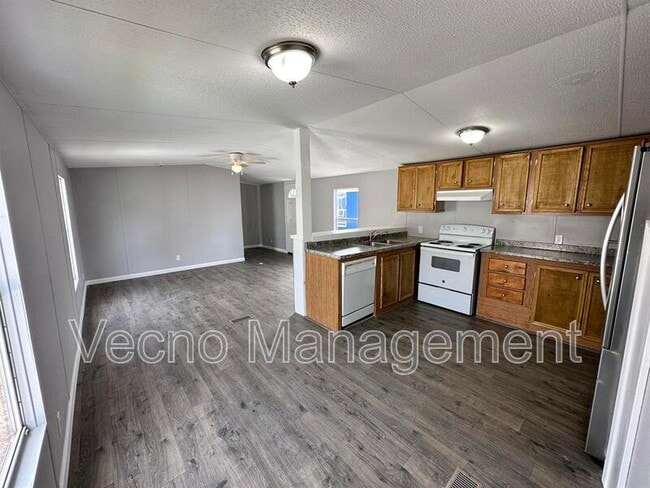 Building Photo - 13536 Sralla Rd