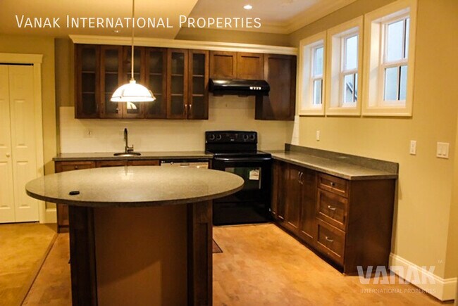 Building Photo - Spacious 2-Bedroom Basement Suite in Canyon Height
