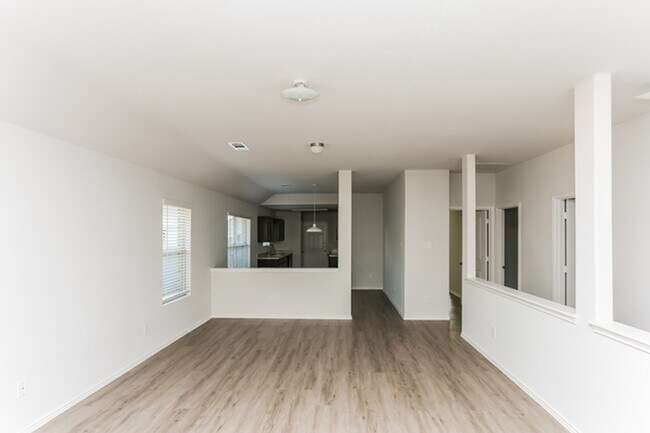 Building Photo - 1607 Mark Ln