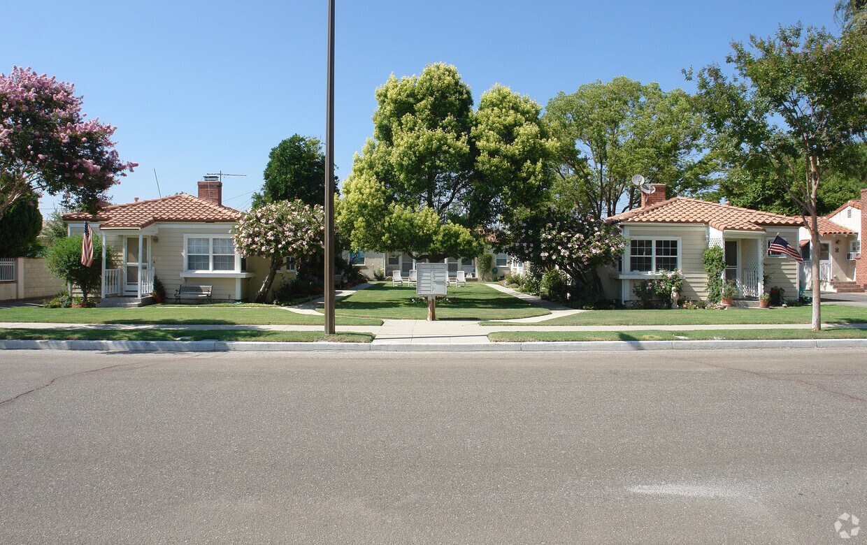Primary Photo - 2909 School St