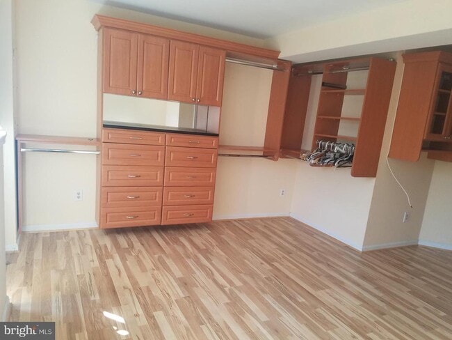 Building Photo - 6539 Skylemar Trail