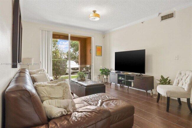 Foto del edificio - 6861 SW 44th St