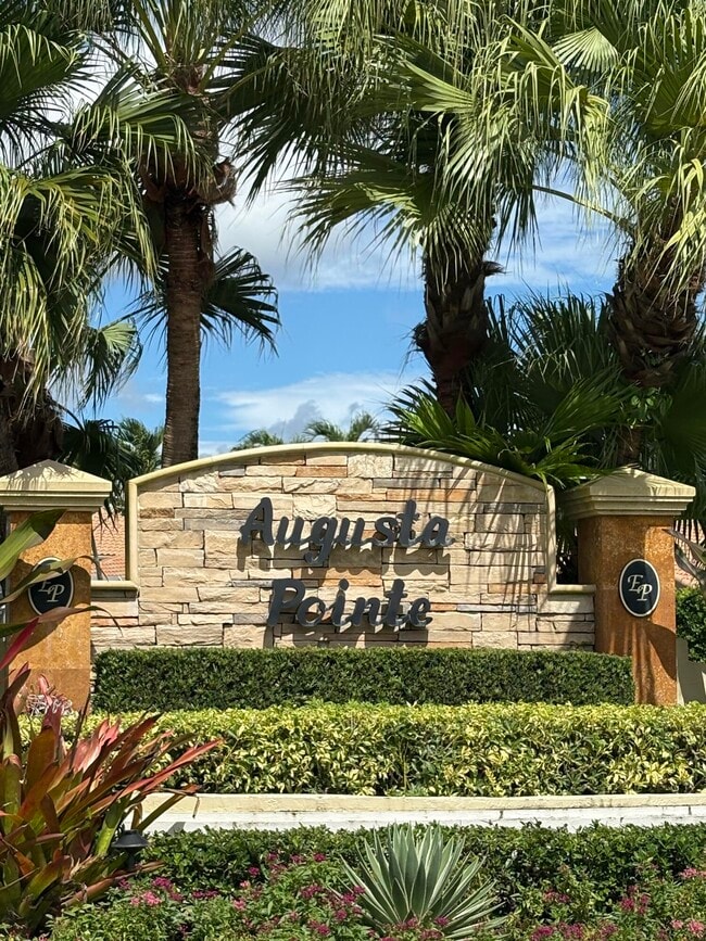 Building Photo - 927 Augusta Pointe Dr