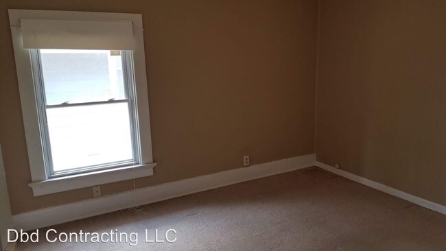Building Photo - 3 br, 1 bath House - 120 W Wildwood