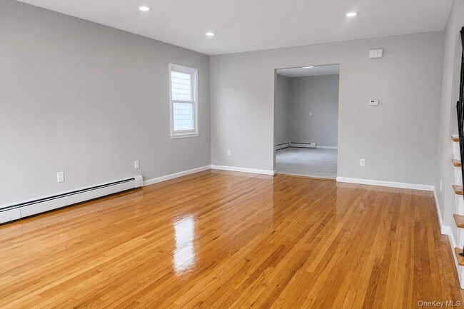 Building Photo - 54 Farquhar Ave