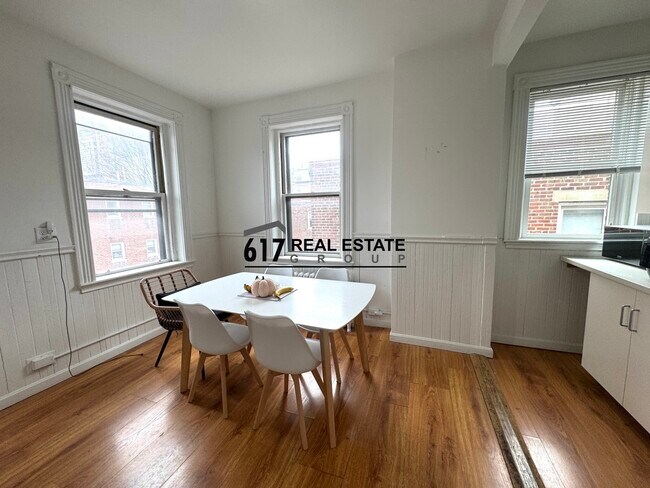 Building Photo - 11 Euston St